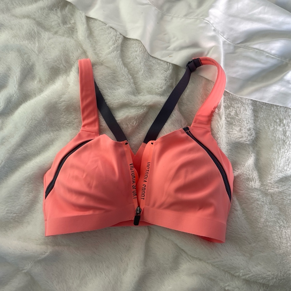 Victoria’s Secret Sport Bra 32D